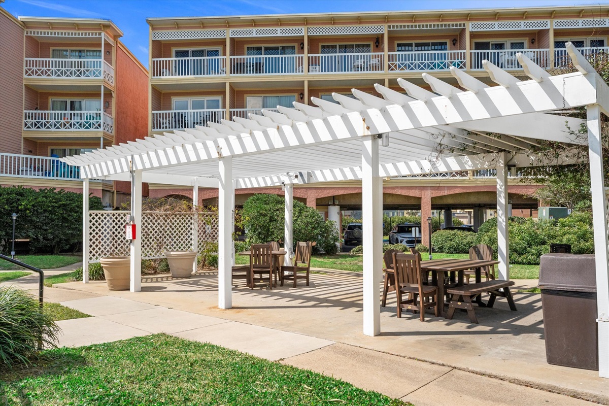 f0ac067b271a482490cecd987a2f0283 Large | Beachhouse | Texas | TX | Vacation Homes | Galveston | Crystal Beach | Kokomo | Breezy Days | Beachfront Elegance | Sunrise Serenity | Southern Sands Property Management, LLC