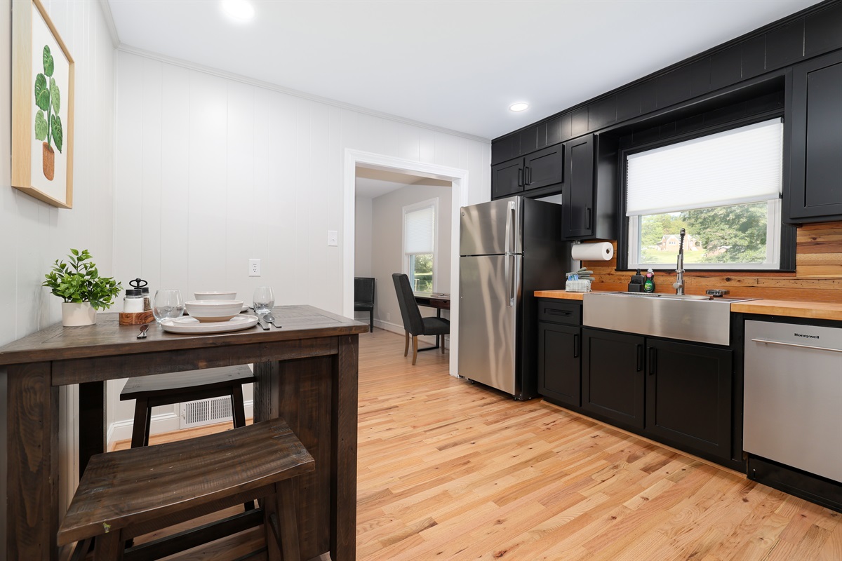 Extra seating for 2 in the kitchen