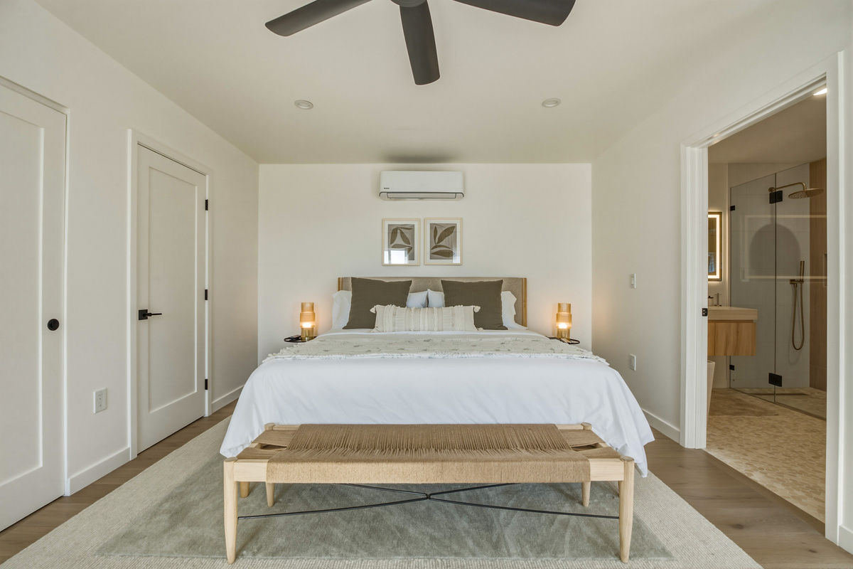 King Bed in Casita Guest House