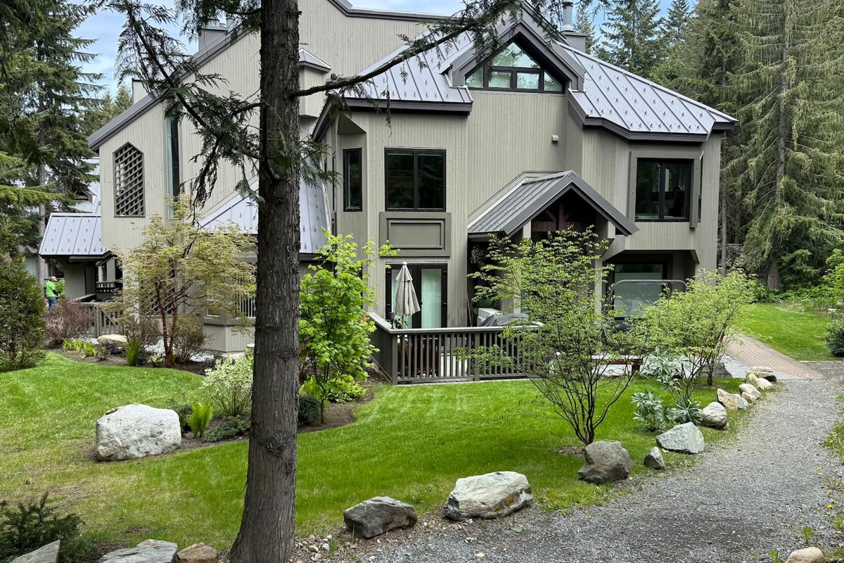 All 3 floors of this private end unit townhome look out onto a natural landscape of lush green grass and trees.  It looks & feels remote but best of all, Whistler Village is only 150 meters walk from your “backyard”.  Truly the best of both worlds. 