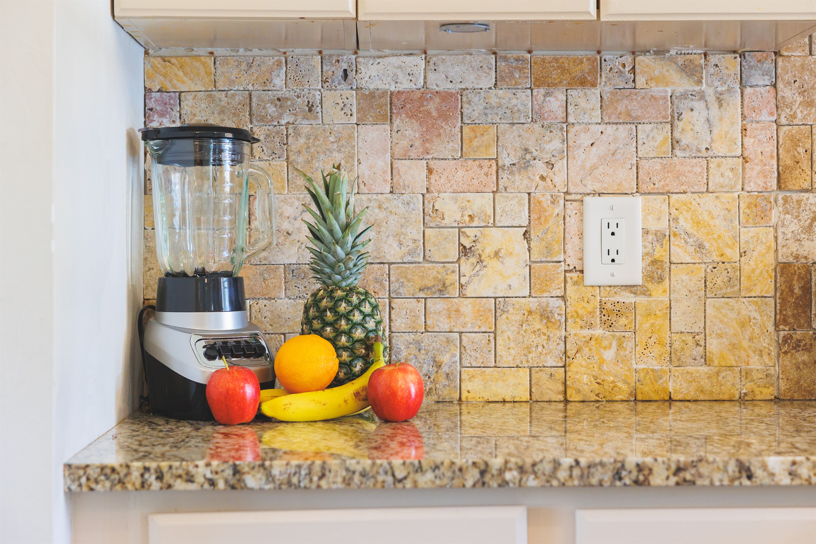 Blender for scrumptious smoothies, delicious sandwich salads etc!