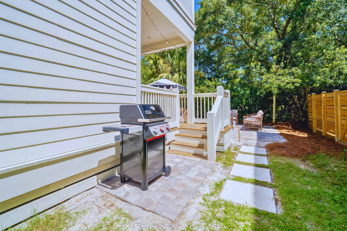 Gas grill in the backyard - perfect for easy and delicious BBQs!
