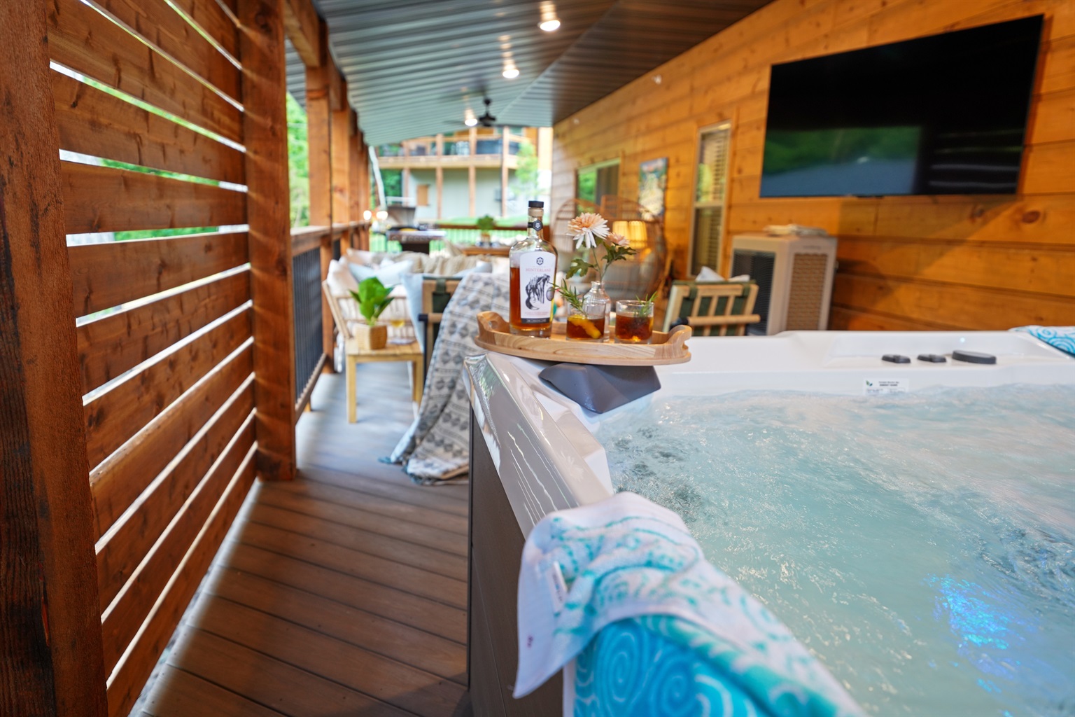 Your very own private and secluded hot tub on the screened deck to soak after a long day of adventure
