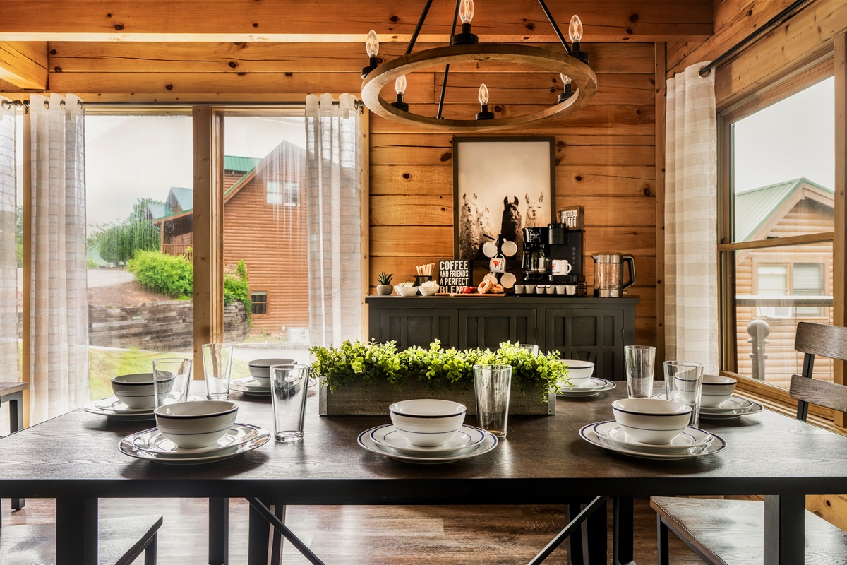 Gather round our dining table after preparing a meal and enjoy Smoky mountain views!