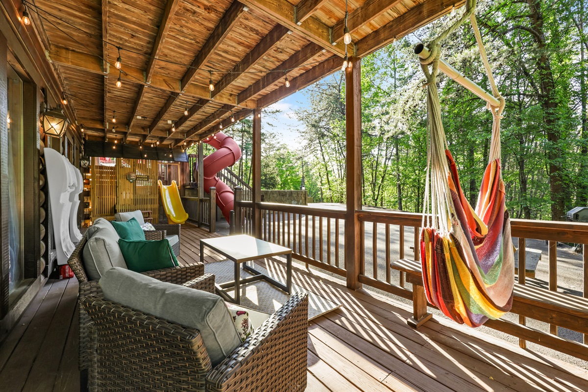 Outdoor furniture on the lower deck