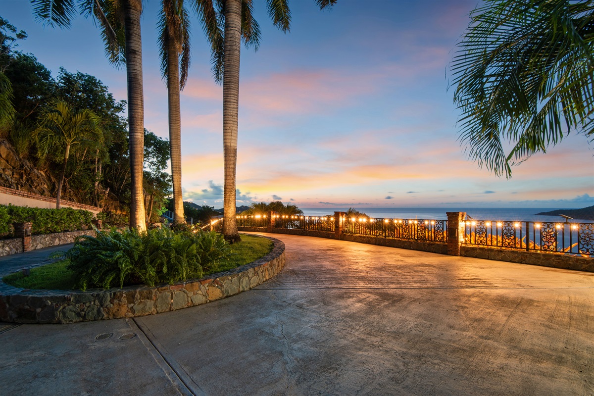 Imagine leaving for dinner and this is your view...