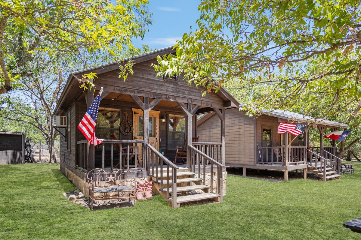 Double U Barr Ranch - Cowboy Cabin, Bandera