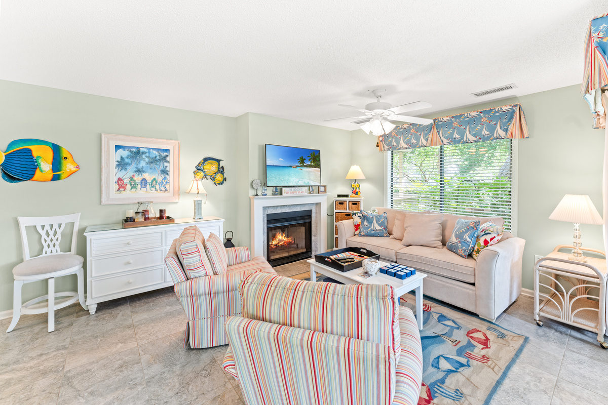 Spacious Living room with Sleeper sofa, Large TV and patio access
