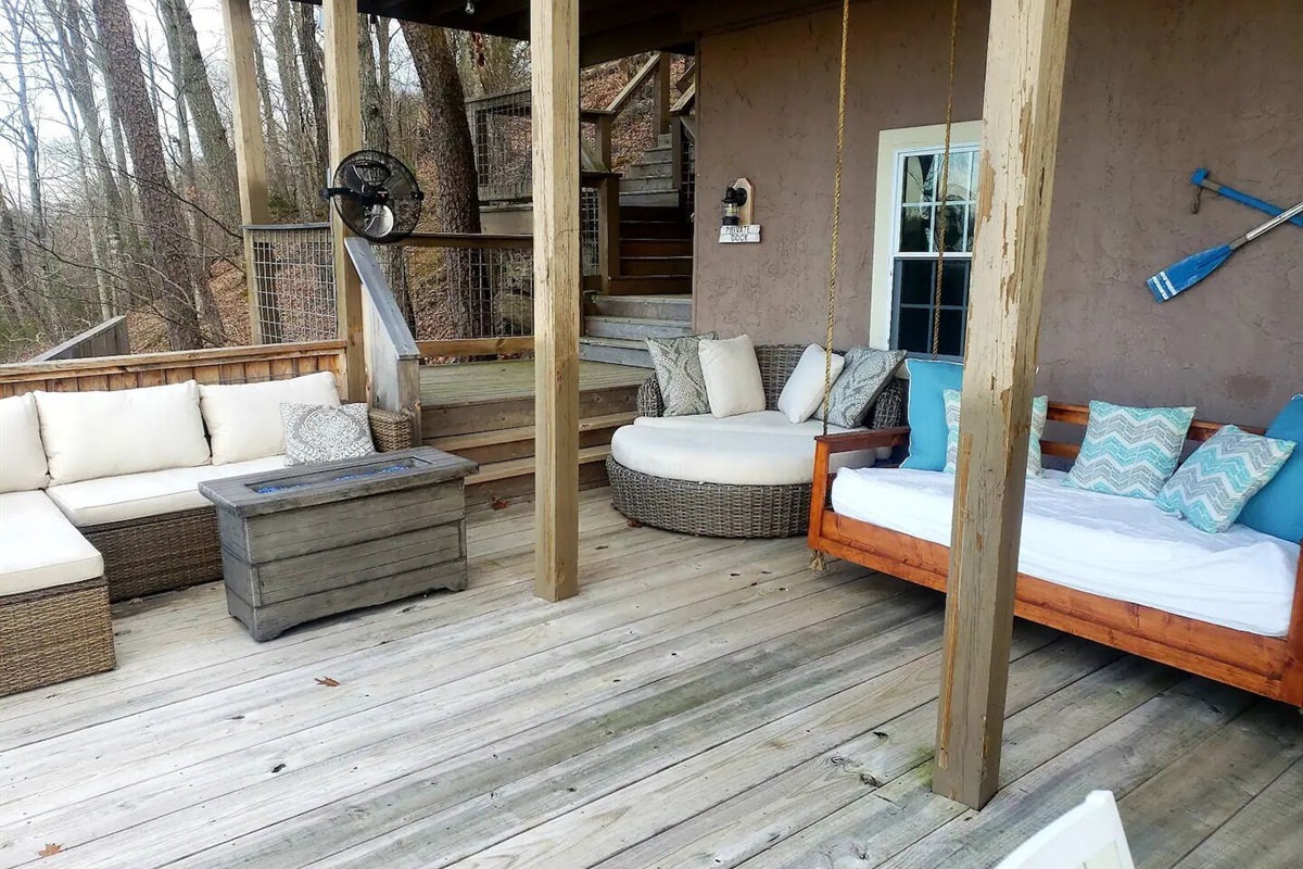 Tons of outdoor seating