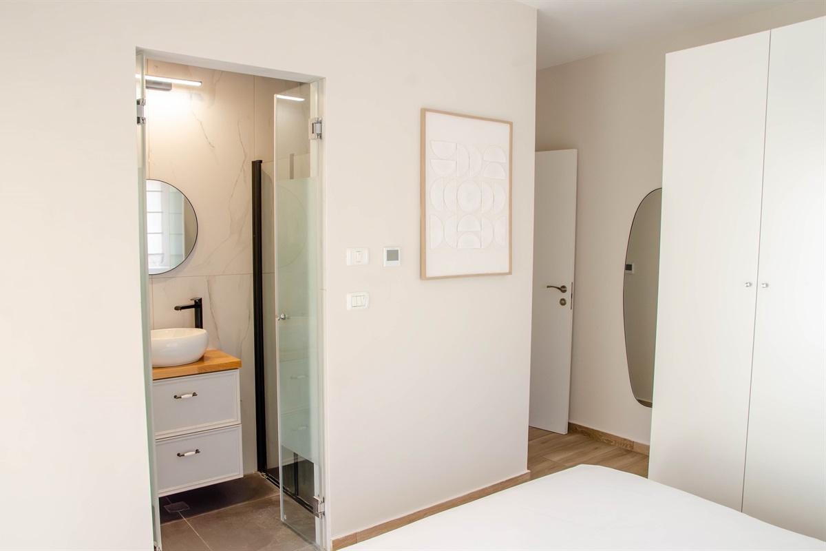 Master Bath Ensuite