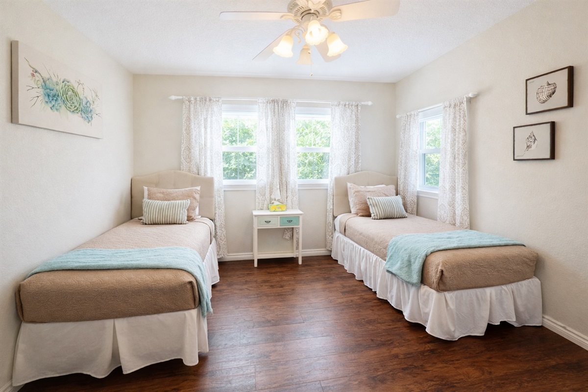 Twin bedroom on main floor