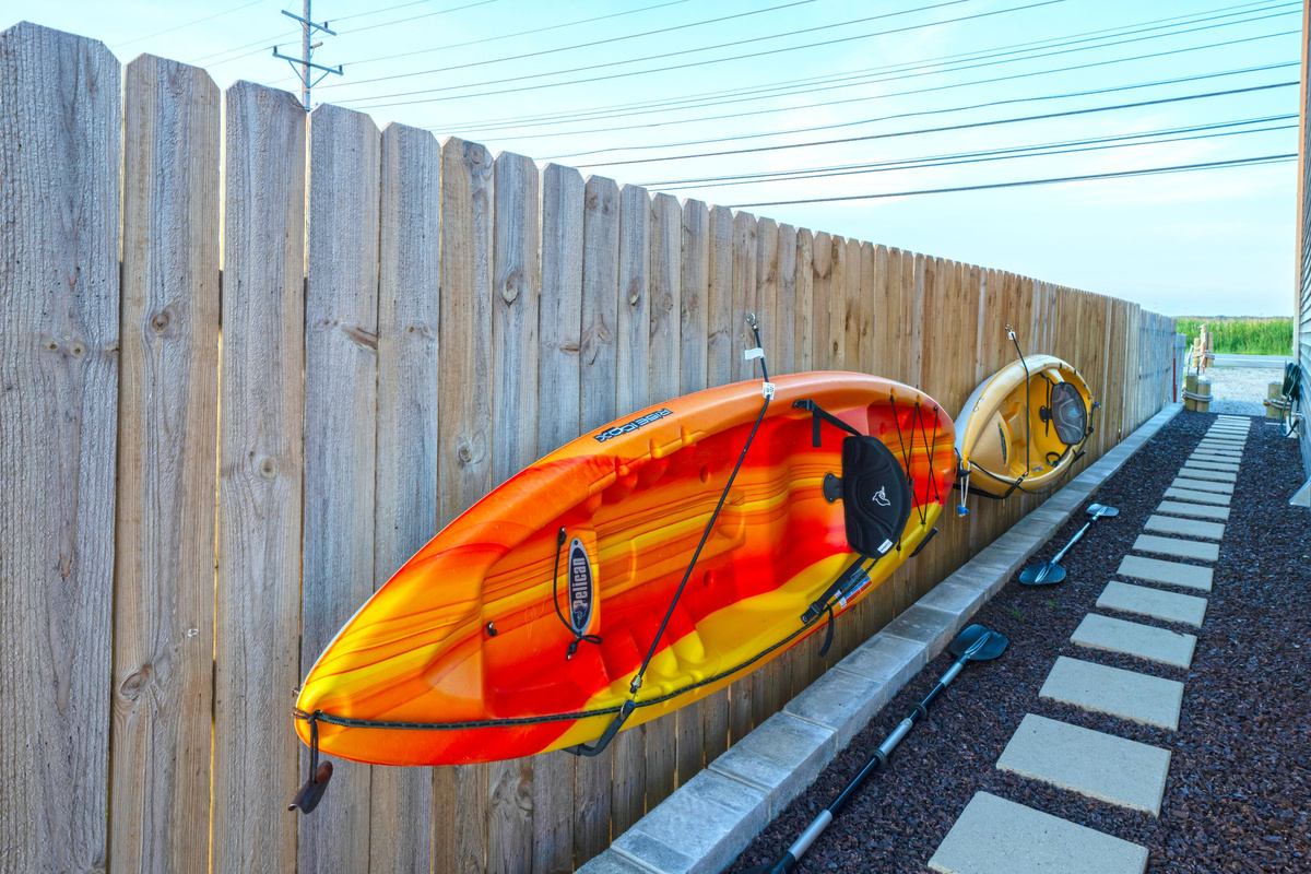 Adventure starts here! Complimentary kayaks are ready for you to explore the scenic canals and beautiful waters of Lake St. Clair at your own pace.