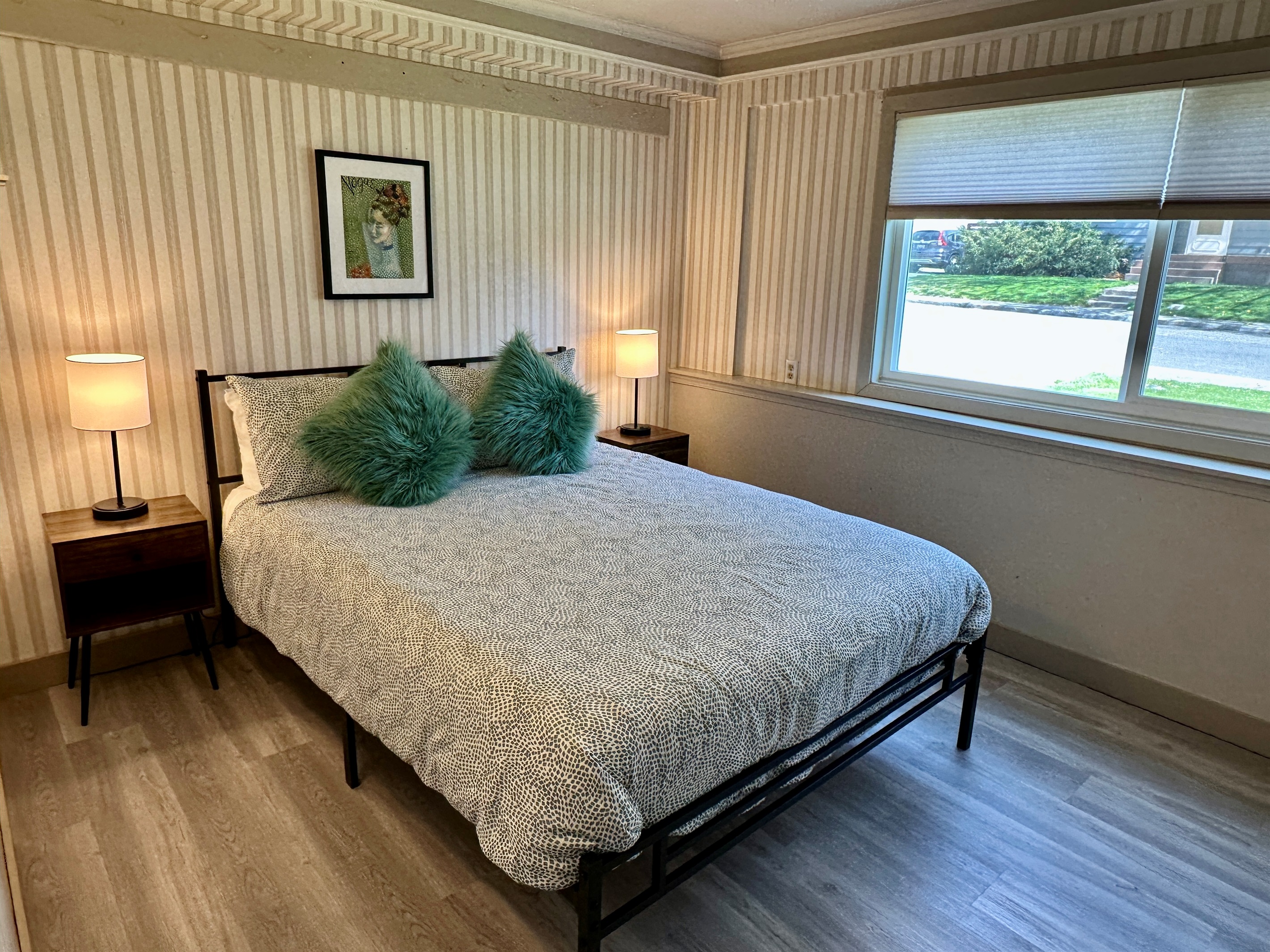 Bedroom 2, Queen, lower level