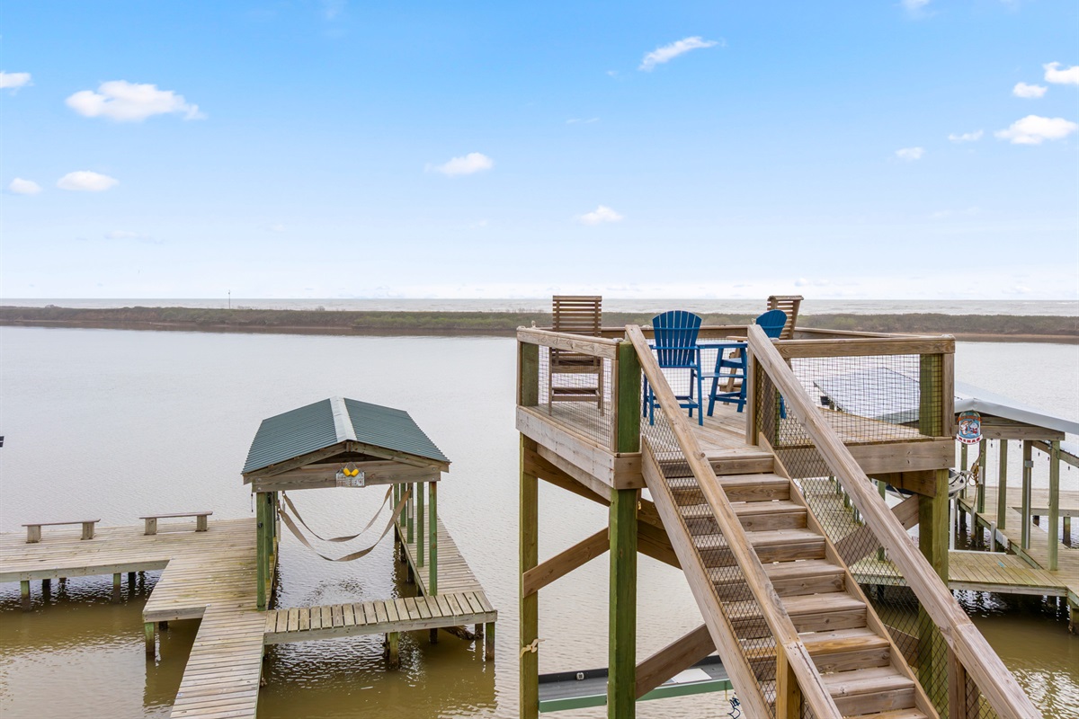 Upper deck at pier