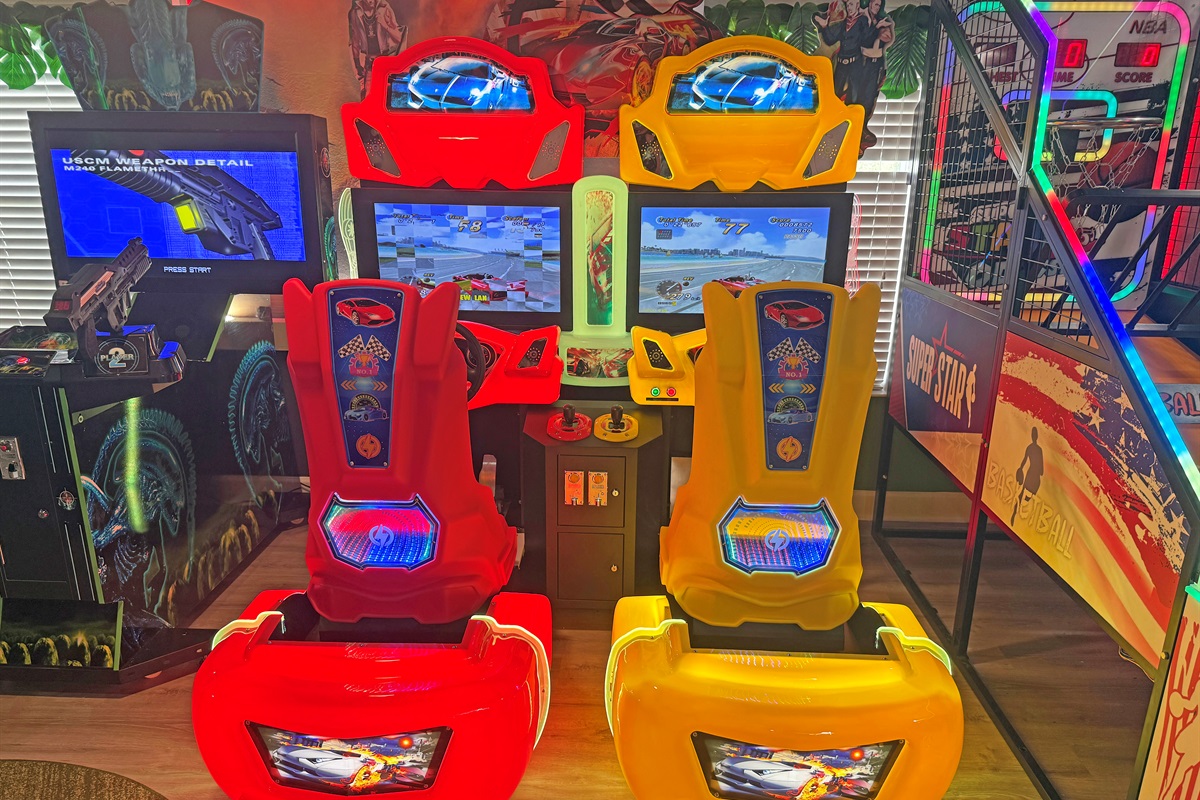 Play Outrun Race Cars Arcade Game (FREE To Play)