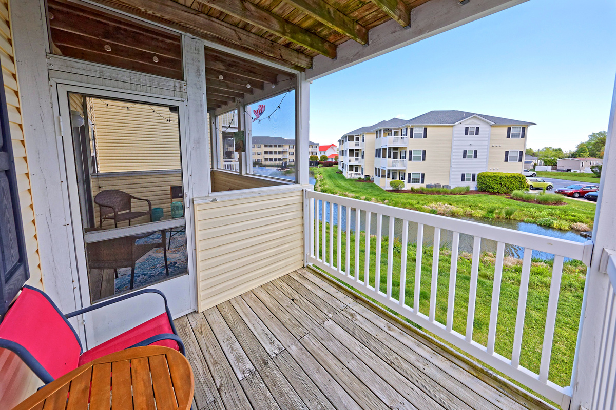 Open air patio overlooking the pond and swimming area