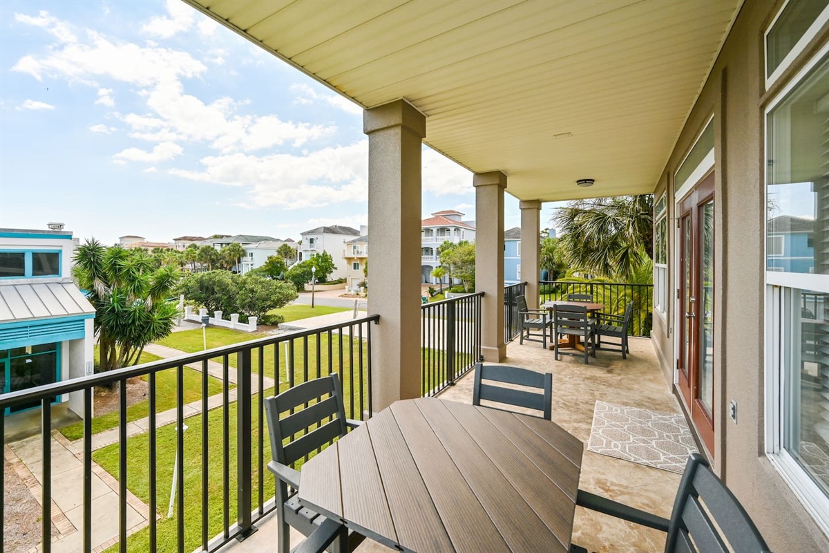Balconies on every floor!