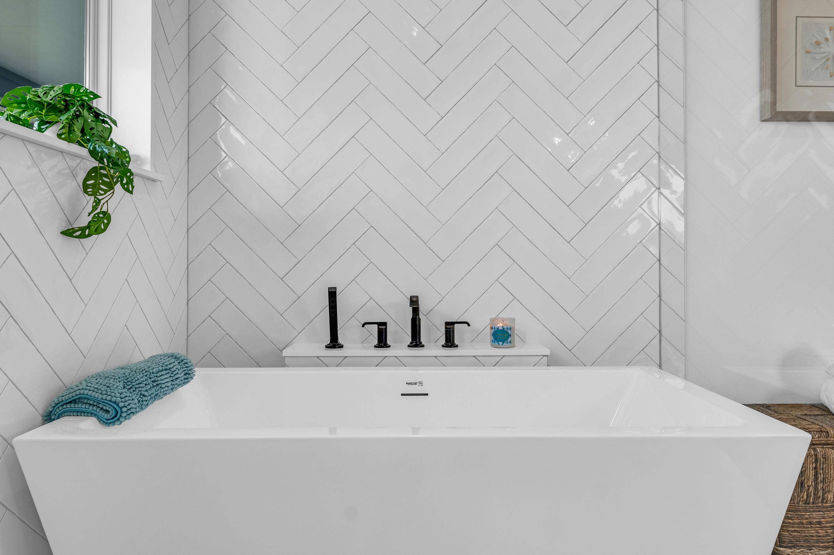 Cair Paravel: Your coastal retreat awaits. Enjoy that long salt soak in your deep soaking tub! 