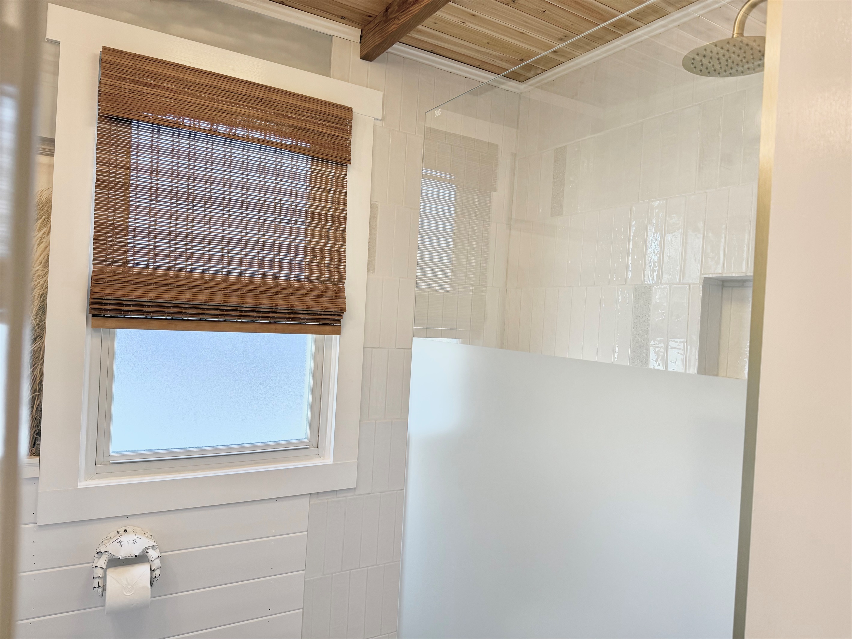 1st Floor Front Bath