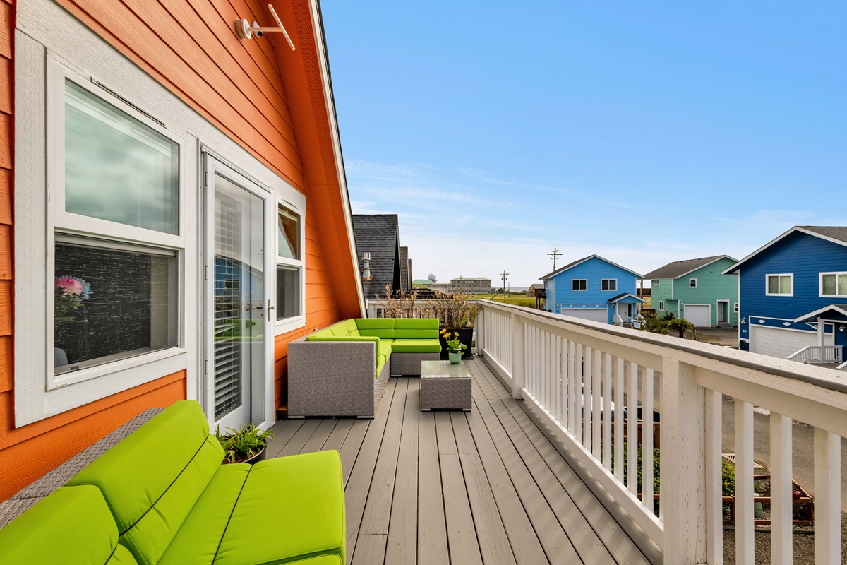 We are high on the bluff on the north edge of town with glimpse ocean views spanning 360 deg