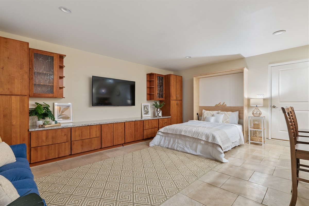 Ohana Studio Queen Murphy Bed
