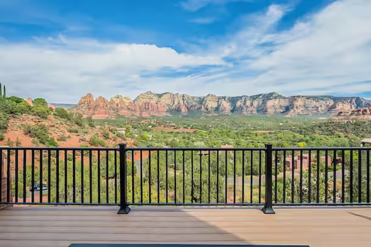 Morning coffee, sunsets, 360° views—your wrap around deck awaits.