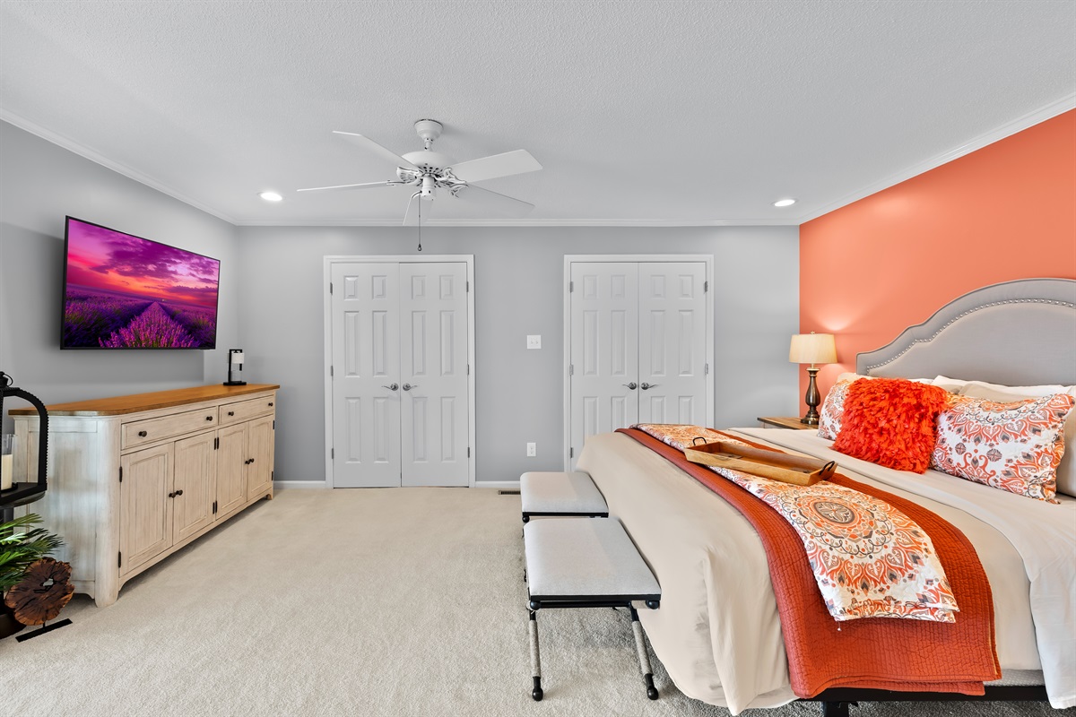 Cozy, bright, and perfect for unwinding after a day at the lake. 