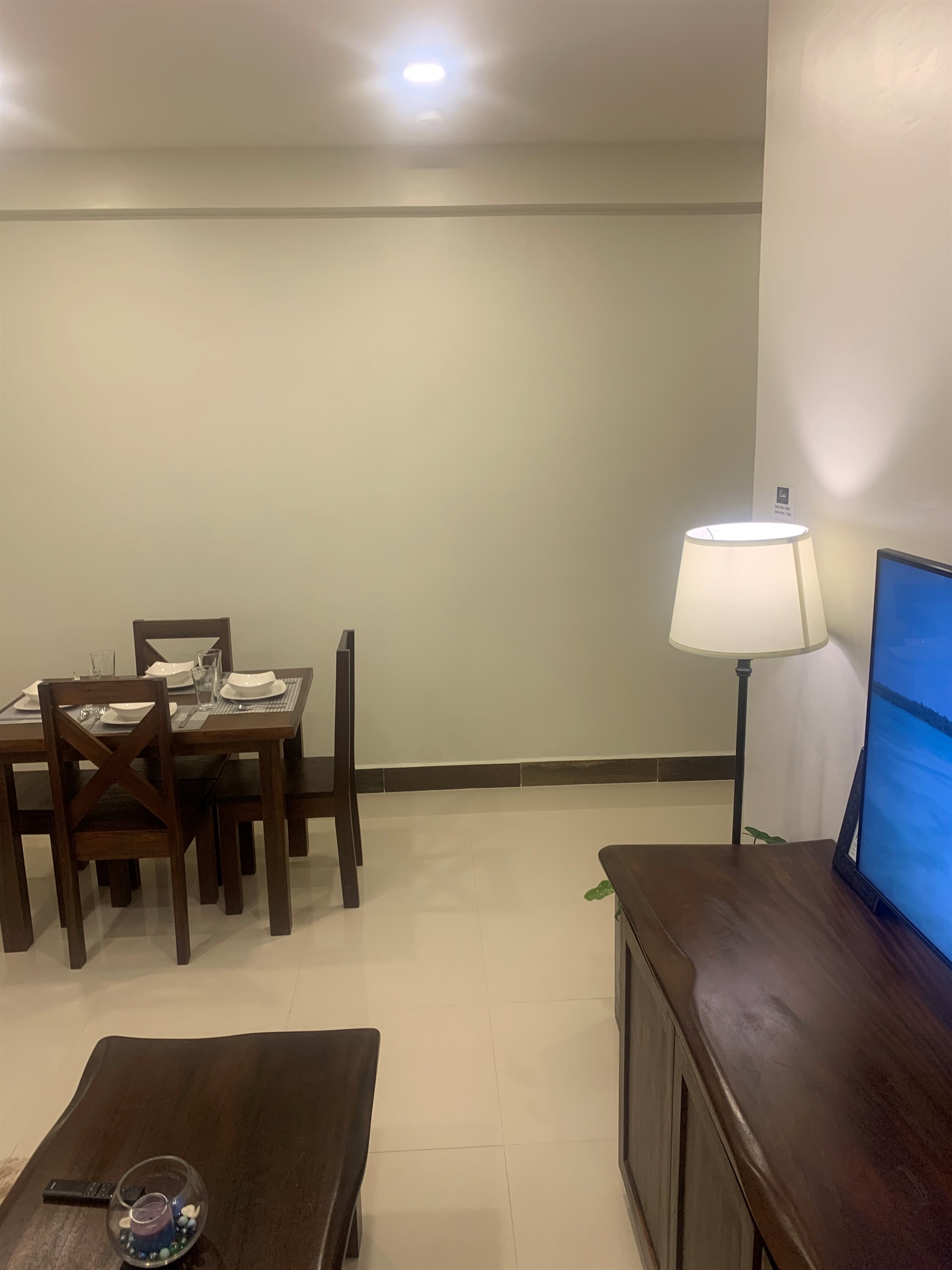 DINING / LIVING AREA