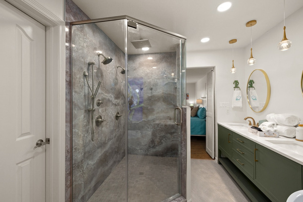 Pelican Ensuite