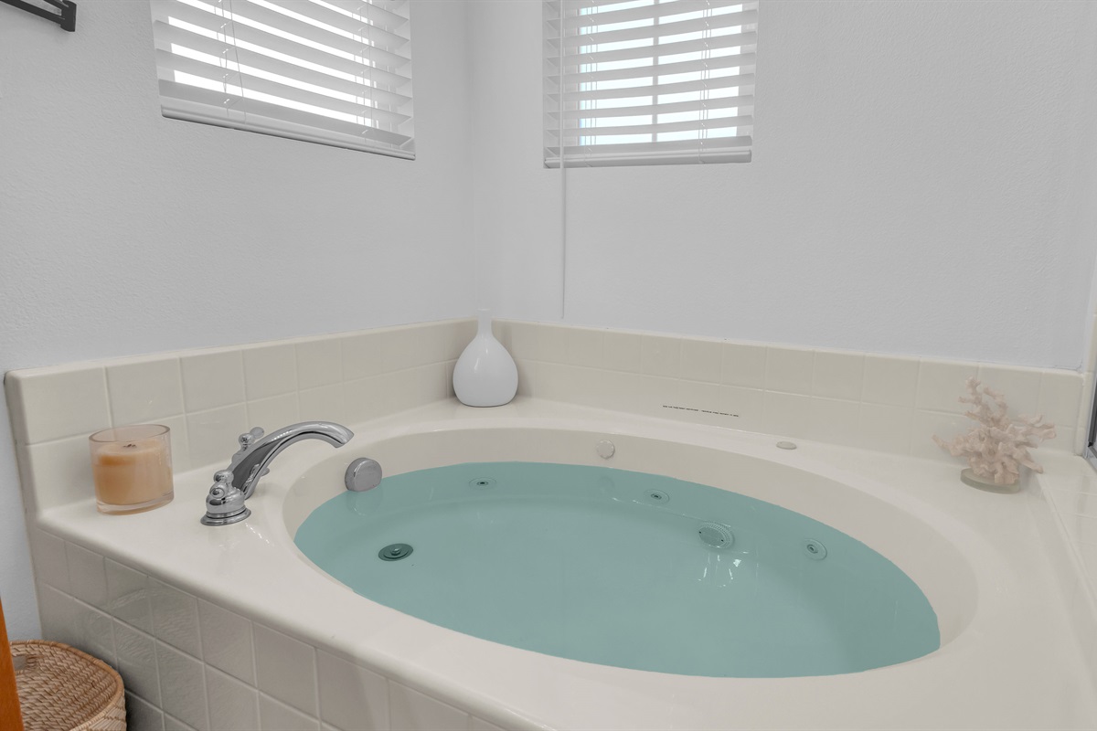 Unwind after a day in the desert in your private jetted soaking tub.