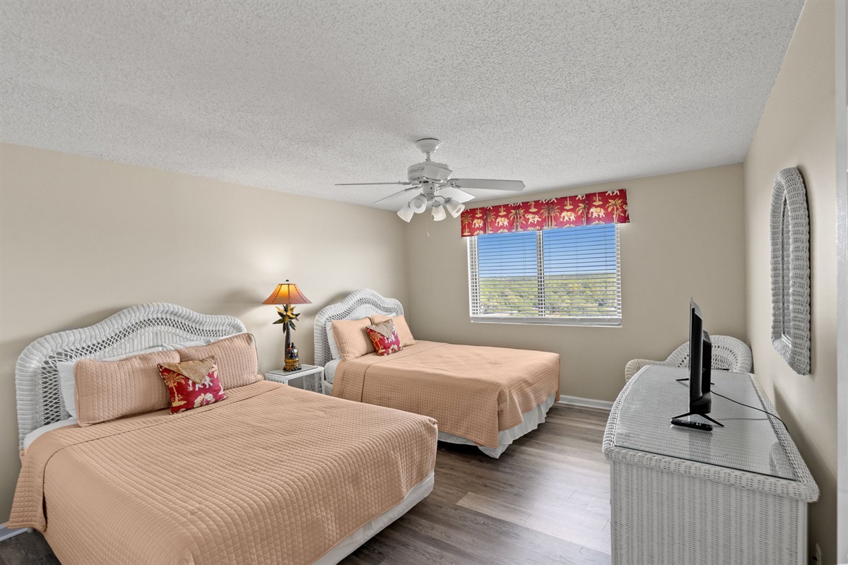 2nd Bedroom With 2 Queen Beds