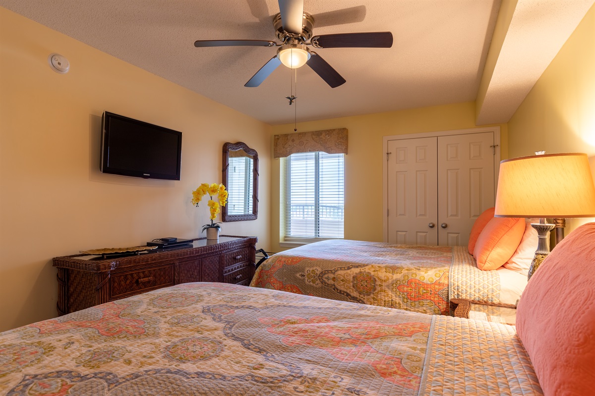 2nd Bedroom - Queens