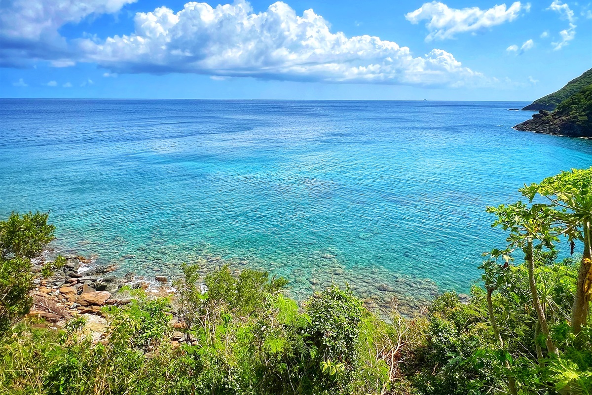 And the snorkeling at the beach down the road, incredible. Just look at all those rocks!