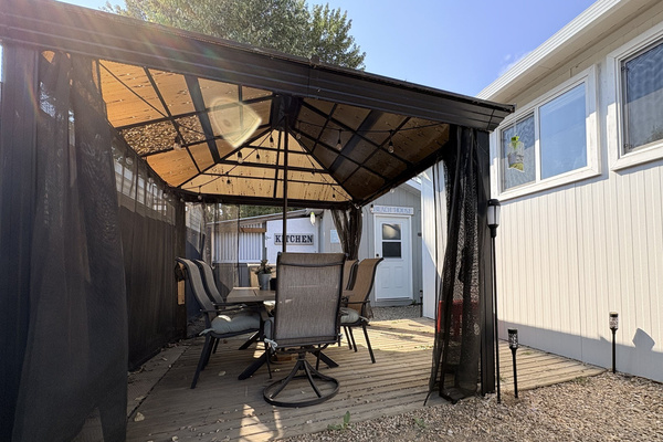 Covered Outdoor Dining & Lounge Area