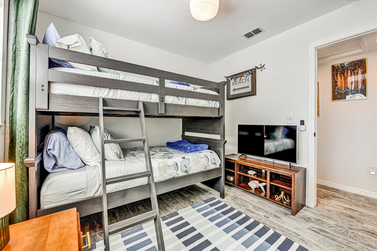 Bedroom 2, twin bunkbeds