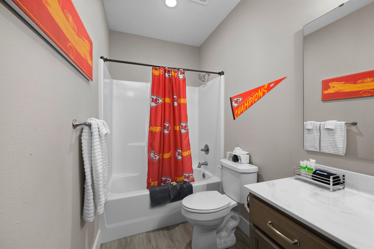 Chiefs bedroom ensuite bath