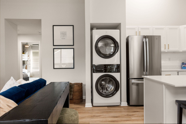 Walk to ND Luxury 2BR/2BA Condo Balcony + Parking, photo 10