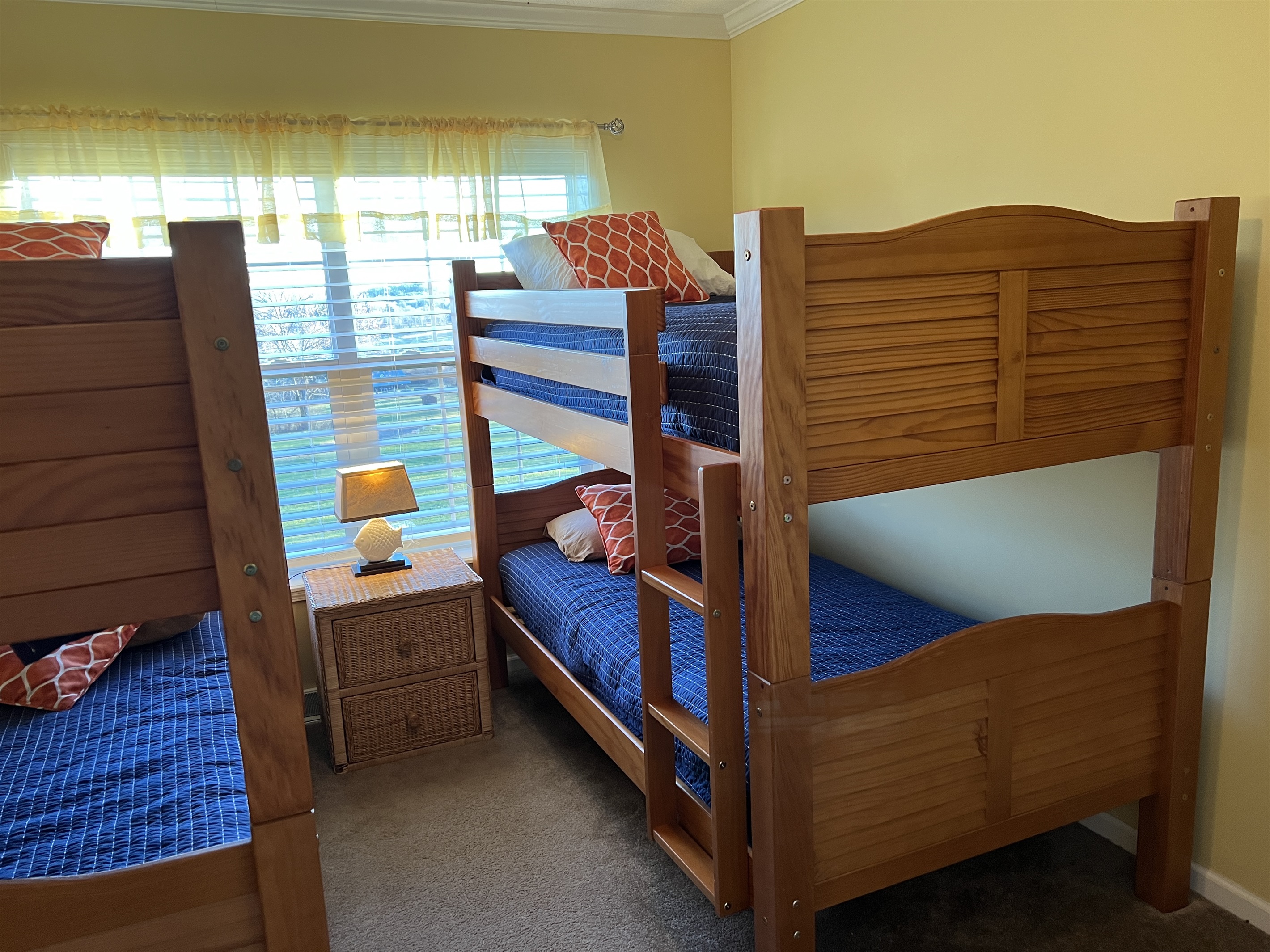 Double bunkbed room