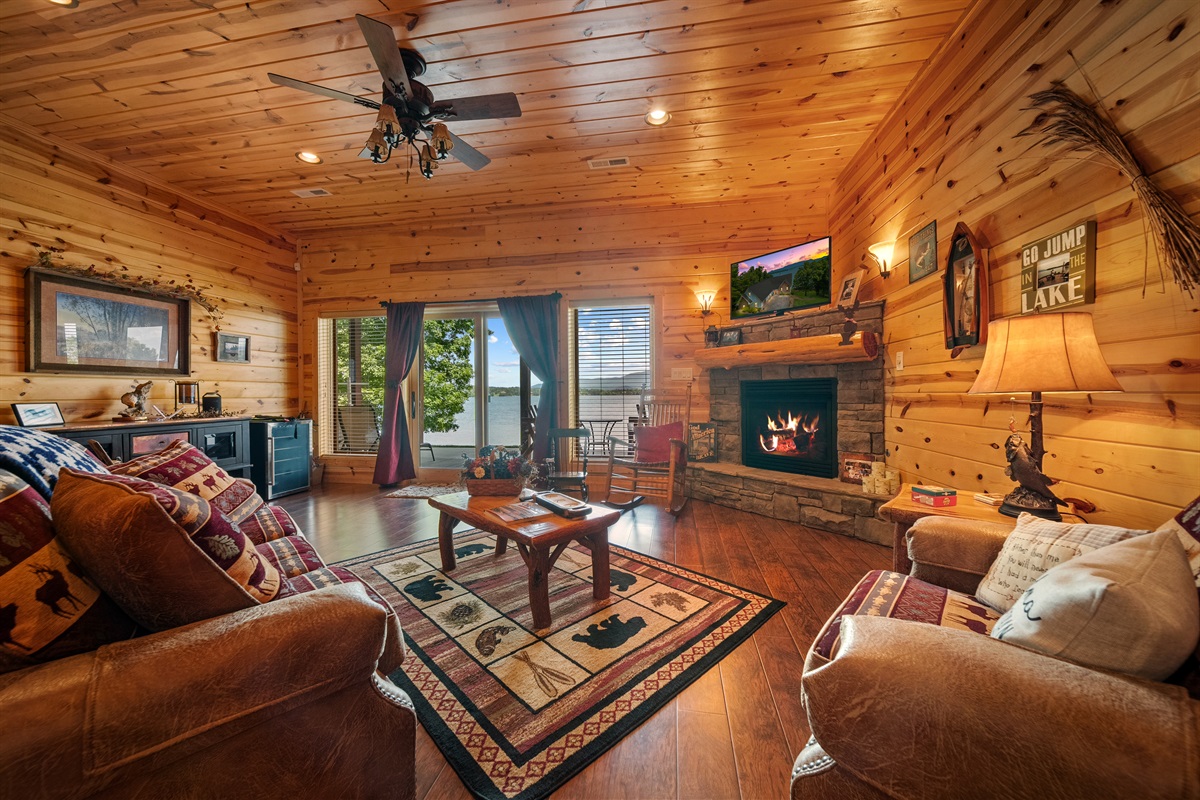 Family & Game Room (Bottom Floor)