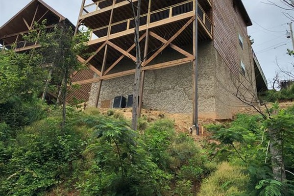 View of the three decks of the cabin from below.