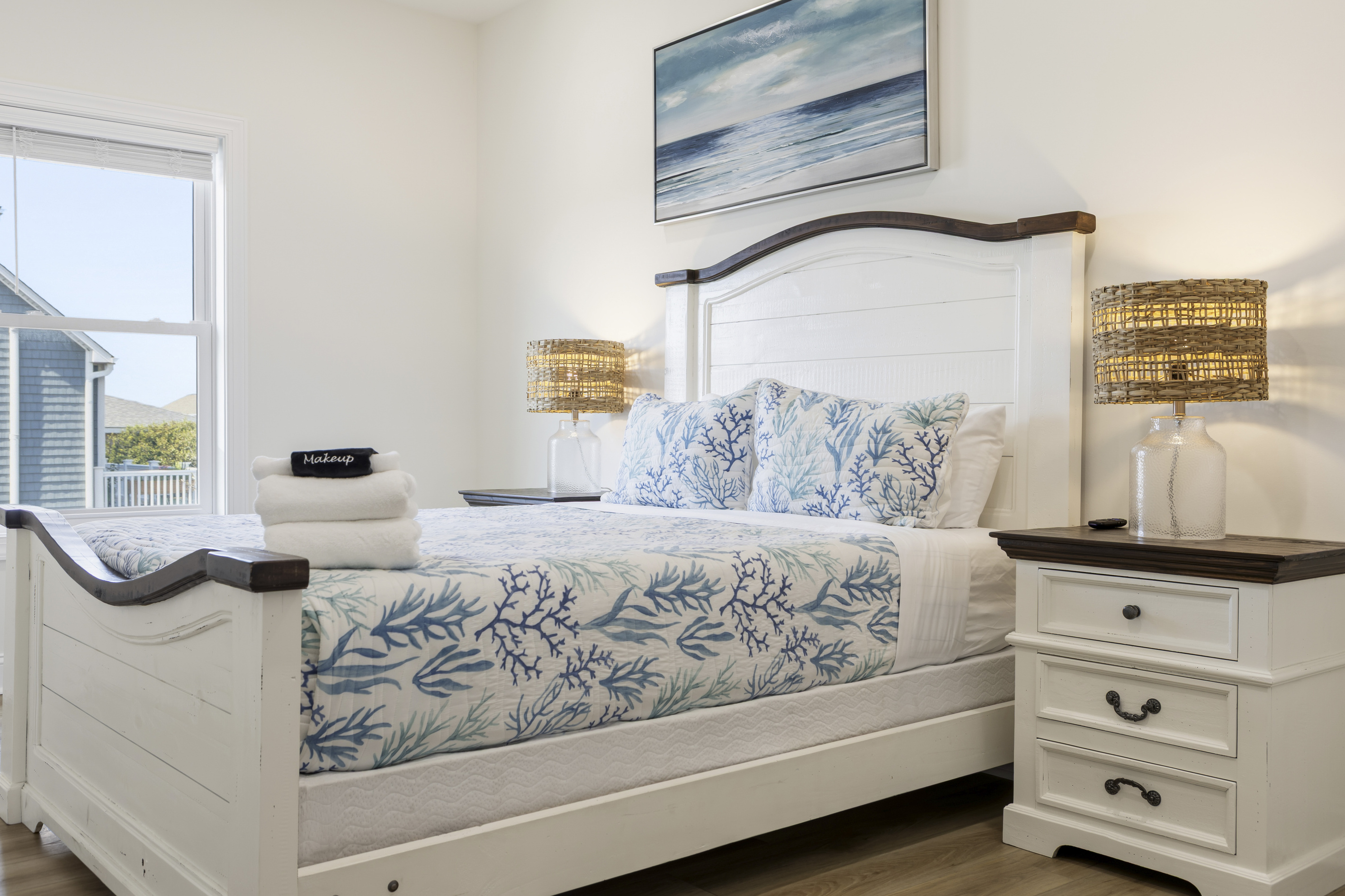 Bed & bath linens provided