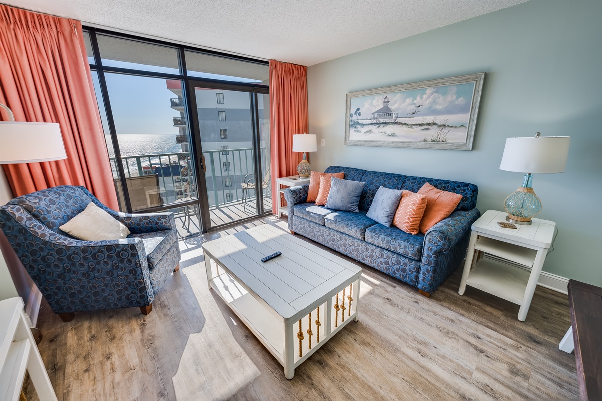 Living Room with Stunning Views🌊☀️