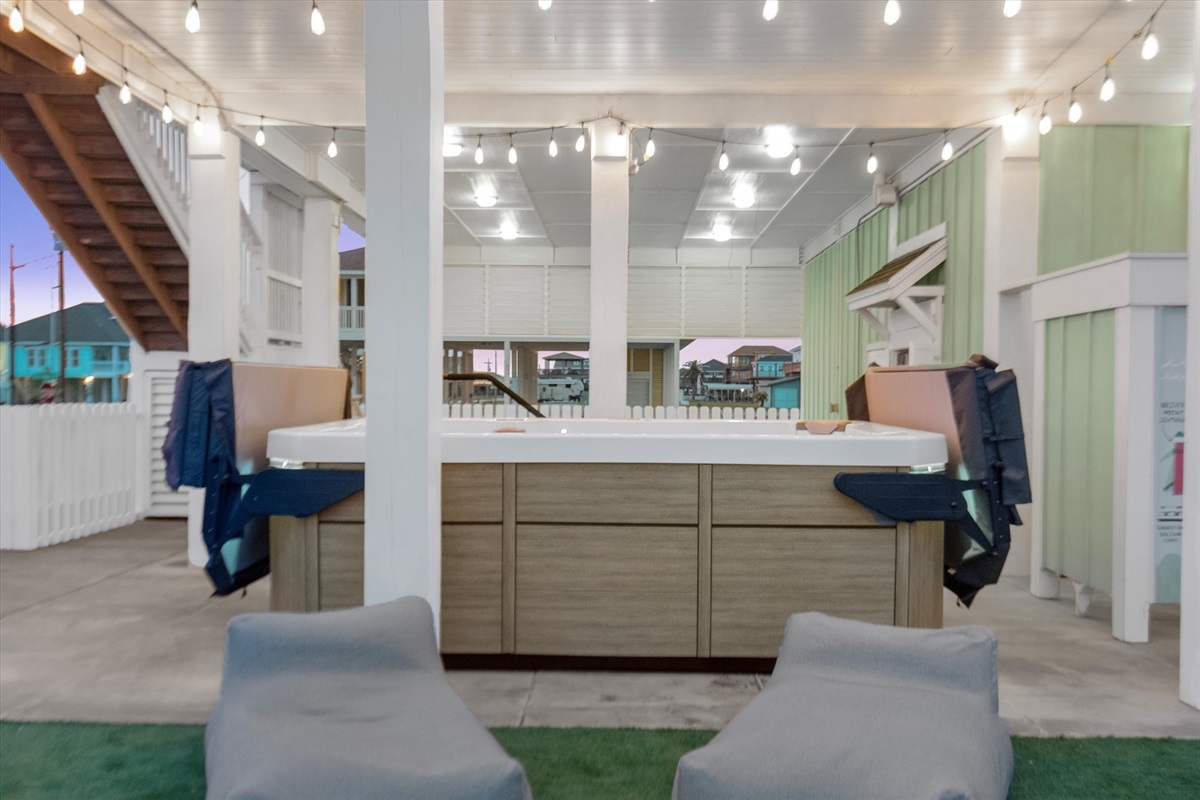 f226dc534d67439ebcc2027ae914f123 Large | Beachhouse | Texas | TX | Vacation Homes | Galveston | Crystal Beach | Kokomo | Breezy Days | Beachfront Elegance | Sunrise Serenity | Southern Sands Property Management, LLC