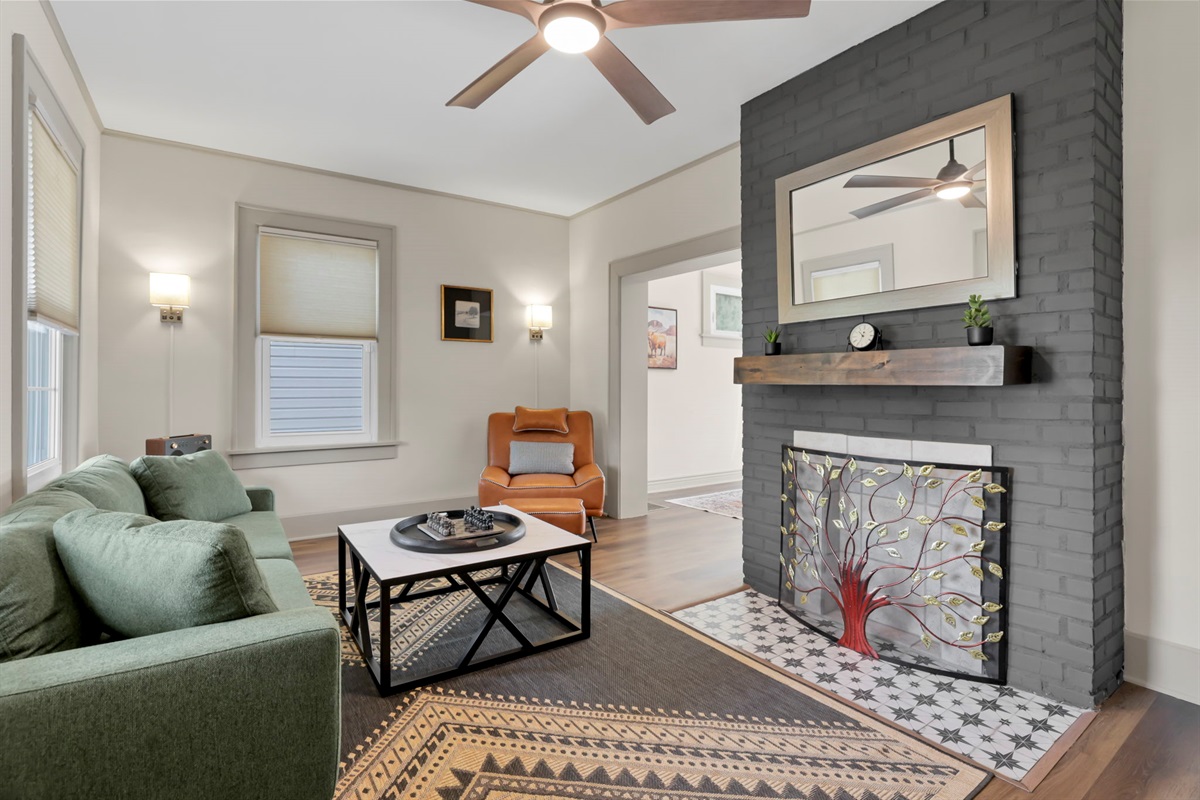 Engage your mind with a game of chess or relax and enjoy some tunes on the Bluetooth speaker