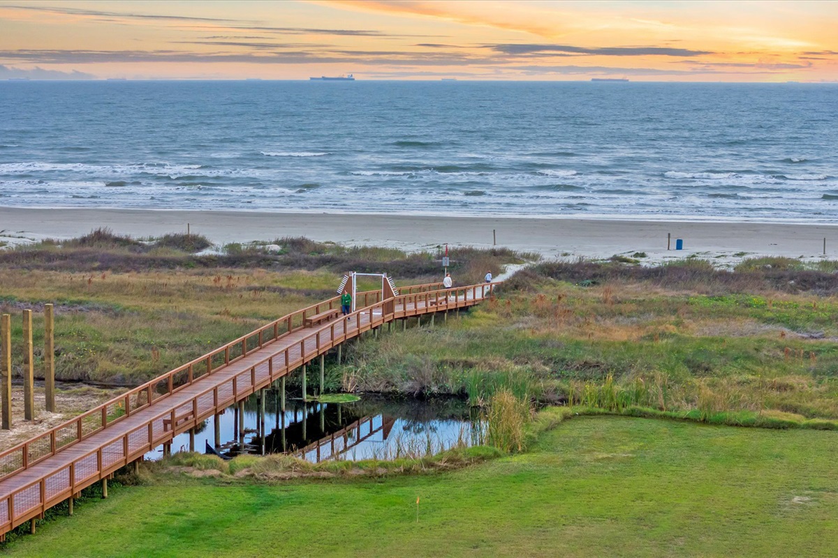 f22bab829f0a44c1aee5c4ade0f20347 Large | Beachhouse | Texas | TX | Vacation Homes | Galveston | Crystal Beach | Kokomo | Breezy Days | Beachfront Elegance | Sunrise Serenity | Southern Sands Property Management, LLC