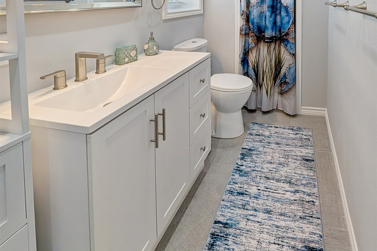 Shared bath with walk-in shower