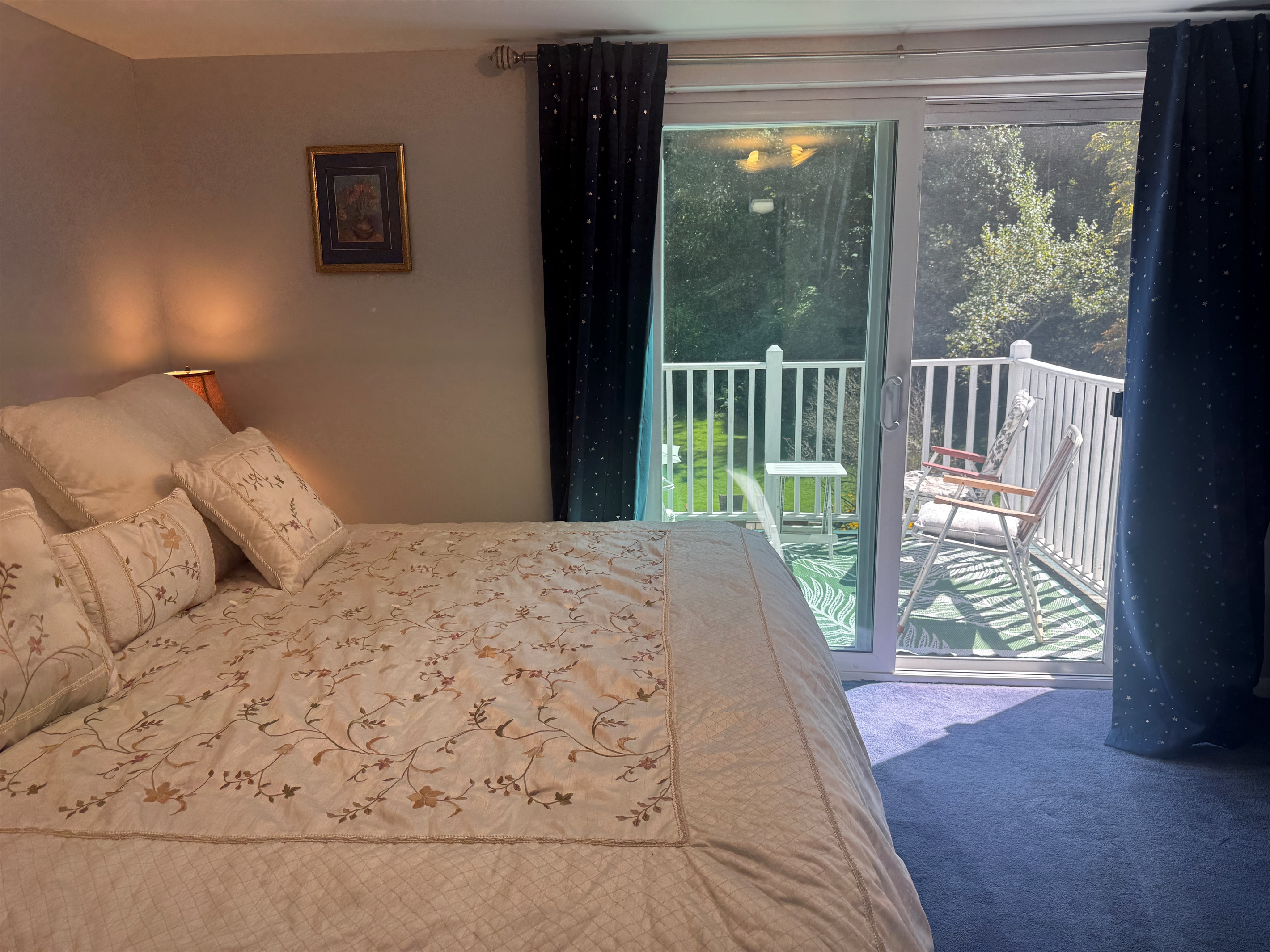 2nd floor King with private balcony