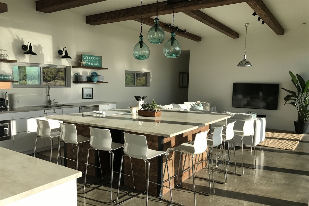 Dining for 12 at the Island