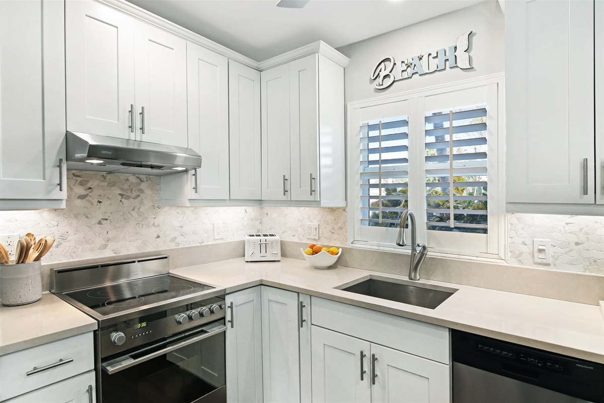 The colors, the ambiance, enjoy every moment at the beach!