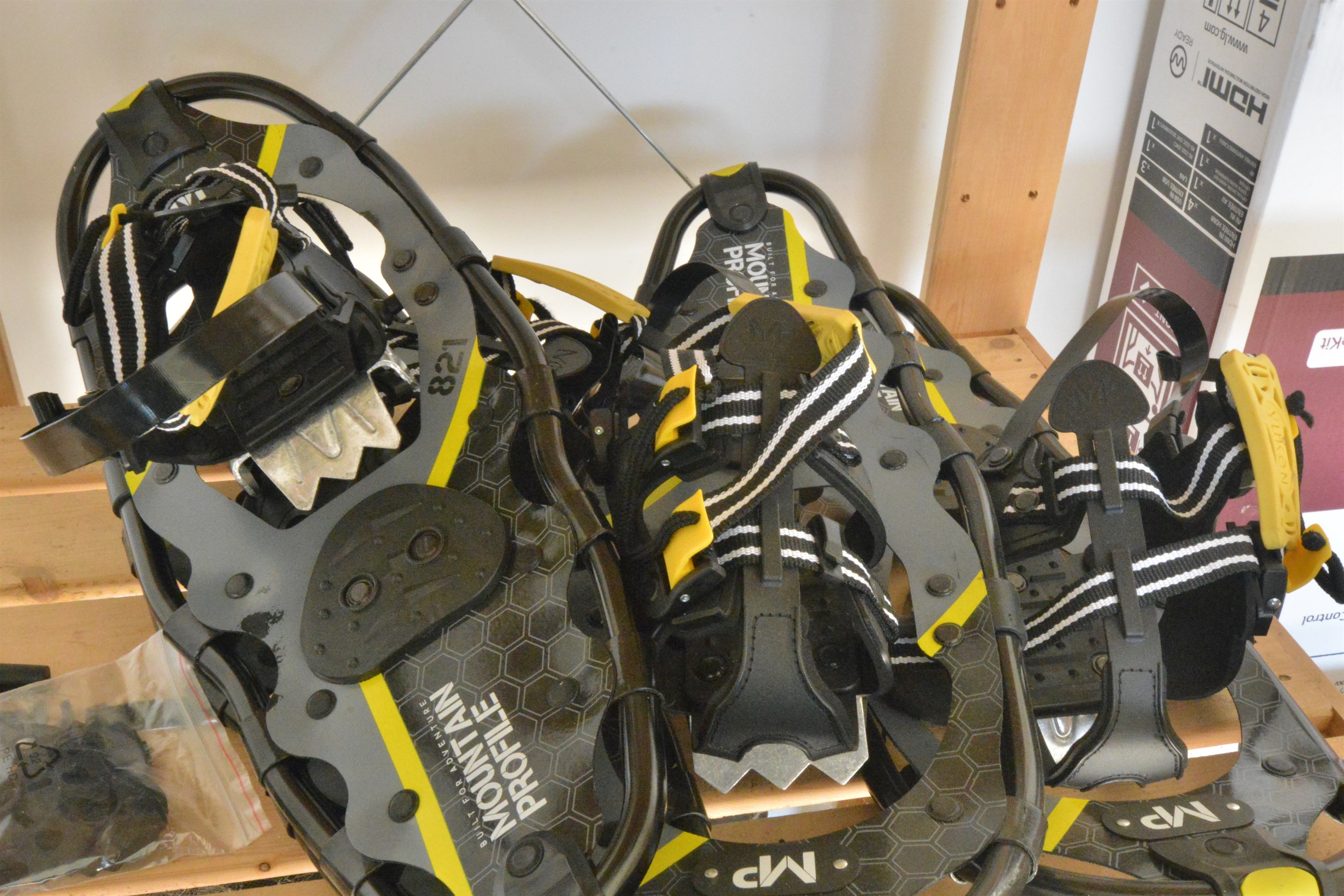 2 sets of snow shoes to use